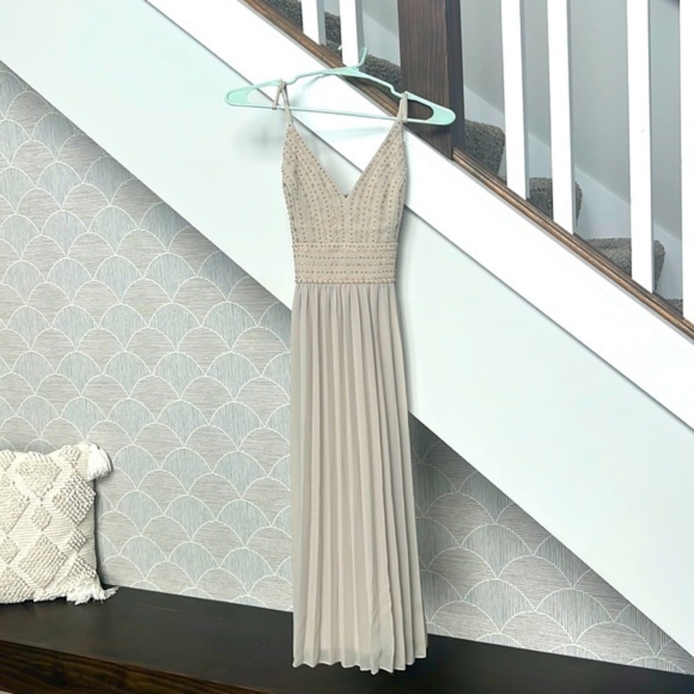 Lulu’s Pleated dress   KA7-21